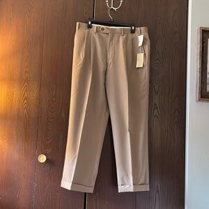 Michael Kors men’s taupe 100% wool slacks. Size 36 W/ 39.5 length. NWT